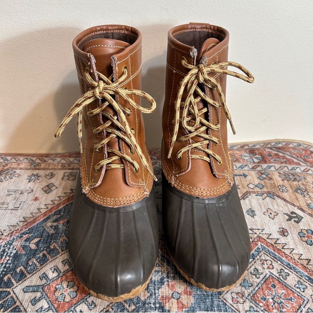 Khombu Letty Brown and Tan Lace Up Duck Boots